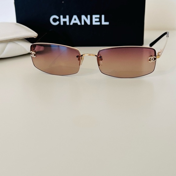 CHANEL VINTAGE SUNGLASSES crystal CC’s - Picture 15 of 16